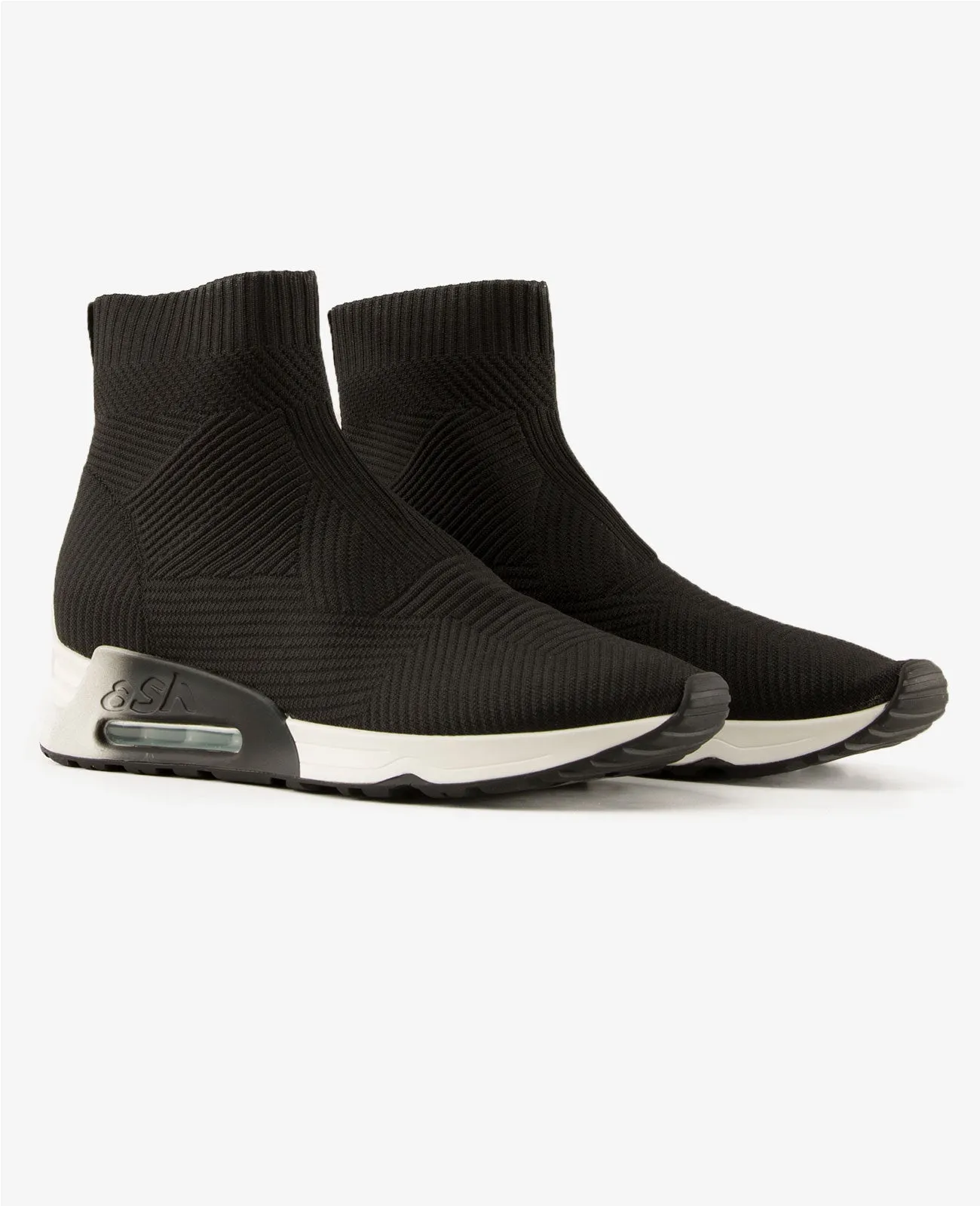 Lazare 01 Black